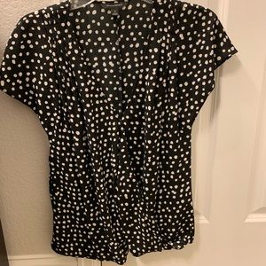EUC Black and white peekaboo blouse
